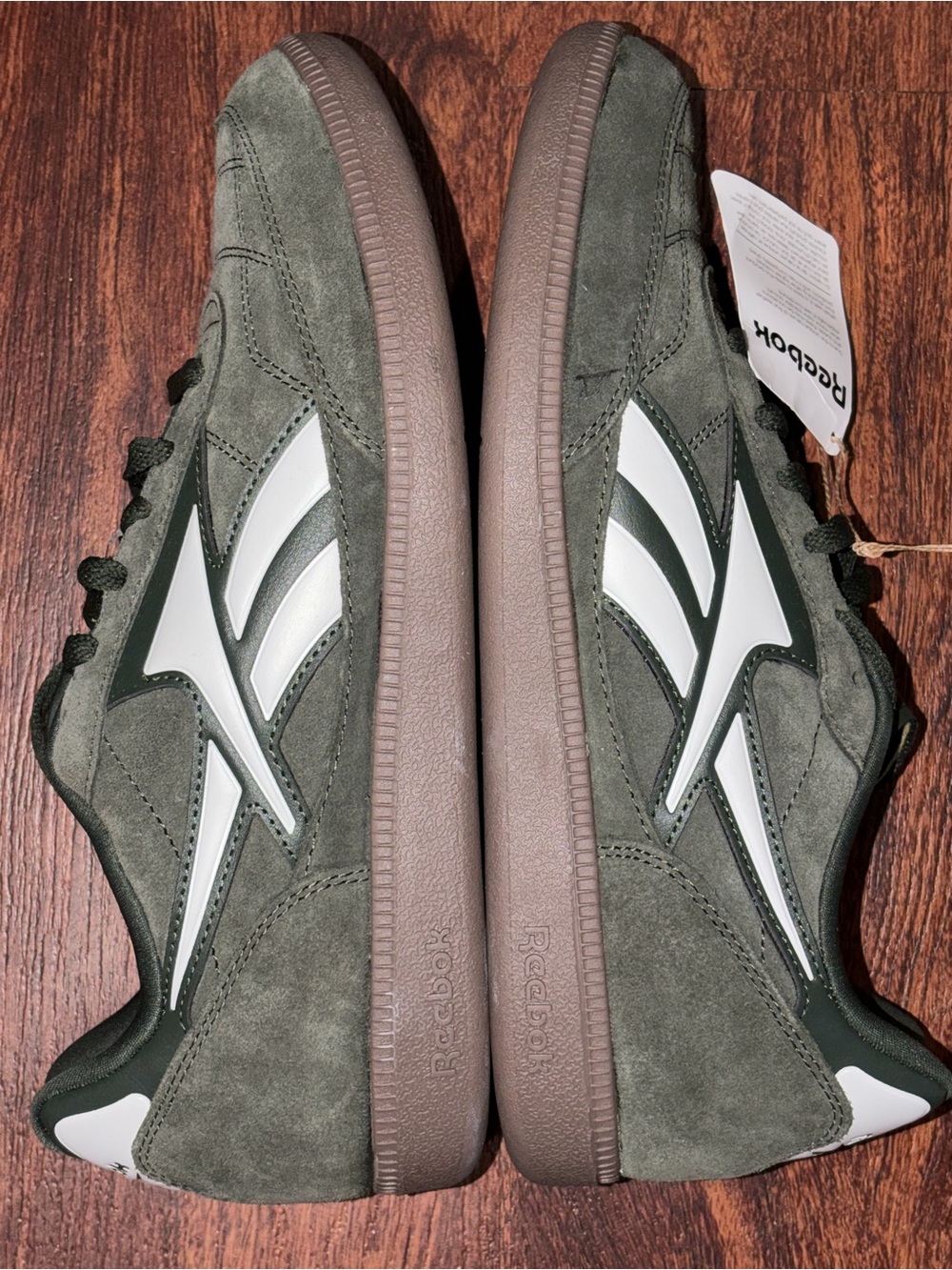 Reebok - Picture 6 of 8